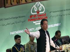 
      
      Pakistan media refutes 'foreign plot' allegations by Imran Khan
      
      
