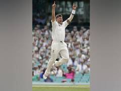 
      
      I'd definitely play Pattinson at Lord's: David Saker
      
      