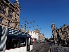 
    Edinburgh's street evacuated over suspicious package
    