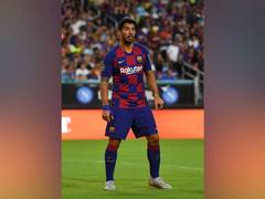
      
      Luis Suarez suffers a right calf injury
      
      