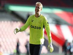 
      
      Jonas Lossl leaves Everton to rejoin first club Midtjylland
      
      