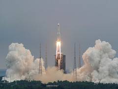 
      
      International Space Station manoeuvres to avoid 'Chinese junk' 
      
      