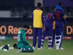 
      
      Et tu, Waqar: Aakash Chopra on former pacer's 'namaz' comment
      
      