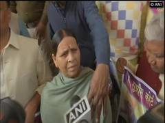 
      
      Rabri Devi, Tejashwi, Raghuvansh Prasad Singh among RJD's 40...
      
      