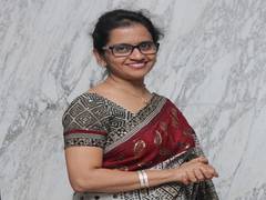 
      
      Flutura's Chairperson Radha Rajappa announced winner of Women...
      
      