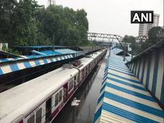 
      
      Maharashtra: Railway policeman saves life of passenger from...
      
      