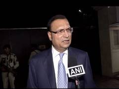 
      
      Rajat Sharma meets LG Anil Baijal
      
      