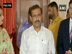 
      
      Maharashtra Health Minister hopeful of indigenous COVID-19 vaccine
      
      