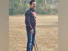 
      
      Rajkummar Rao enjoys a game of cricket on sets of 'Badhaai Do'
      
      