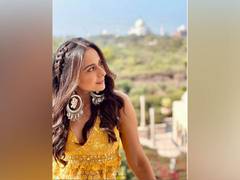 
      
      Rakul Preet Singh gives early summer vibes in new picture
      
      