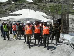 
      
      DG BRO reviews ongoing work of Rohtang tunnel
      
      