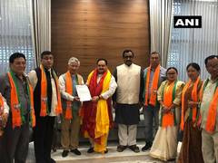 
      
      10 MLAs of Sikkim Democratic Front join BJP
      
      