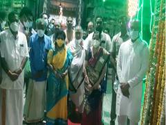 
      
      Telangana Governor offers prayers at Andhra's Tiruchanur temple
      
      