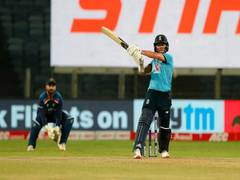 
      
      Ind vs Eng, 3rd ODI: Hosts survive Curran scare to win by 7...
      
      