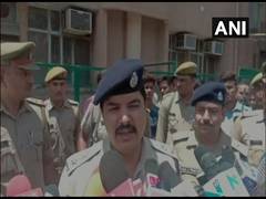 
      
      UP: Petrol pump cashier shot at by miscreants in Lucknow
      
      