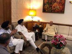 
      
      Delhi: Sukhbir Singh Badal meets Lt Guv Anil Baijal
      
      