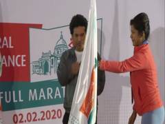 
      
      Sachin Tendulkar flags off Kolkata Full Marathon
      
      