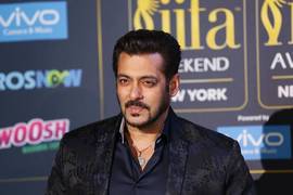 
      
      Makers share a pic from sets of Salman Khan's 'Bharat'
      
      