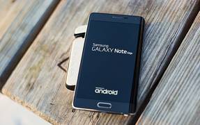 
      
      Samsung is working on a ‘full-screen’ smartphone with...
      
      