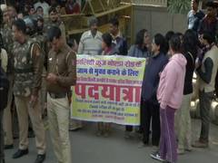 
      
      Protest held in Sarita Vihar demanding removal of barricades 
      
      