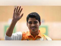 
      
      Manu Bhaker-Saurabh Chaudhary Smash World Record in 10m Air...
      
      