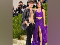 
    Shawn Mendes, Camila Cabello raise the oomph factor at Met Gala 2021
    