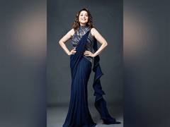 
      
      Bollywood celebrities shower birthday love on Madhuri Dixit
      
      