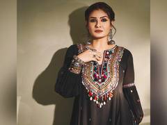 
      
      Raveena Tandon wishes daughter Chaya on her wedding anniversary
      
      