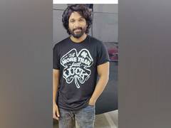 
      
      Allu Arjun pays visit to late Puneeth Rajkumar's family 
      
      