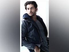 
      
      Neil Nitin Mukesh pens heartfelt note for wife Rukmini on 5th...
      
      