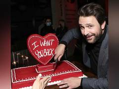 
      
      Charlie Day talks about his rom-com 'I Want You Back'
      
      