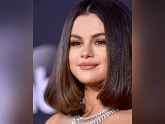 
      
      Selena Gomez was 'never' asked to appear in Drake's new song...
      
      