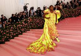 
      
      Serena Williams brings her sporty style to Met Gala 2019
      
      