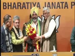 
      
      Close aide of Sukhbir Singh Badal joins BJP, says SAD has...
      
      