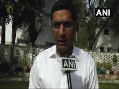 
      
      Coronavirus: Foreign tourists' entry banned in Kashmir
      
      