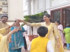 
      
      Purchya Varshi Laukariya: Shilpa Shetty, family bid adieu to Bappa
      
      