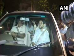 
      
      Mumbai: Uddhav, Aaditya hold meeting with Sharad Pawar at his...
      
      