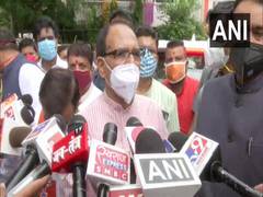
      
      Shivraj Singh Chouhan slams Digvijaya Singh over remark on...
      
      
