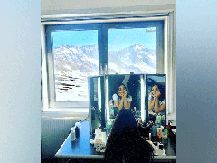 
      
      Shraddha Kapoor enjoying 'Saaho' shoot in snow-clad mountains
      
      