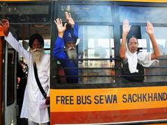
      
      500 Sikh pilgrims cross Pak for Guru Nanak Dev's 550th birth...
      
      