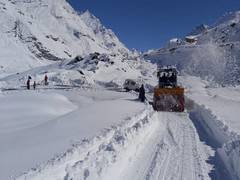 
      
      Kullu: Snow clearing operations underway following heavy snowfall
      
      