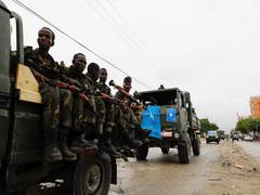 
    Somali forces retake key town from paramilitary forces in central region
    