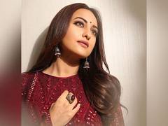 
      
       Sonakshi Sinha looks alluring in new picture
      
      