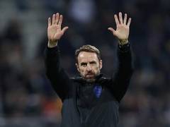 
      
      Coronavirus crisis: England boss Southgate takes 30% pay cut 
      
      