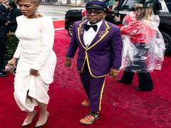 
      
      Spike Lee honours Kobe Bryant with purple and gold suit at...
      
      