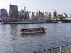 
      
      Tokyo provides fantastic river trip for tourists
      
      