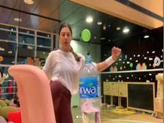 
      
      Sushmita Sen takes up #BottleCapChallenge with family
      
      