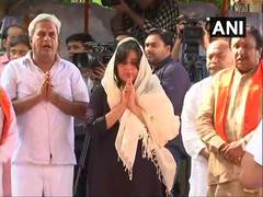 
      
      With galaxy of leaders in attendance, Sushma Swaraj cremated...
      
      