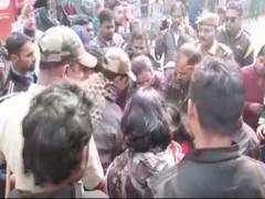 
      
      Clash broke out between TMC and SFI members during 'Bharat...
      
      