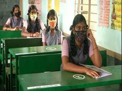 
      
      Tamil Nadu School Education Minister confers awards on 13 teachers
      
      